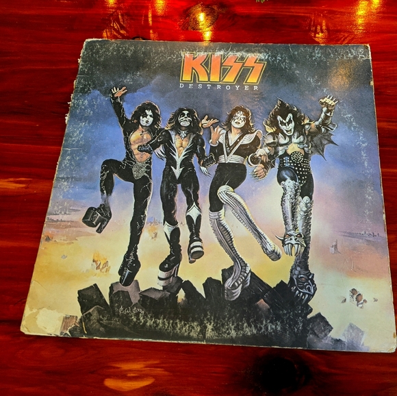 Kiss Destroyer